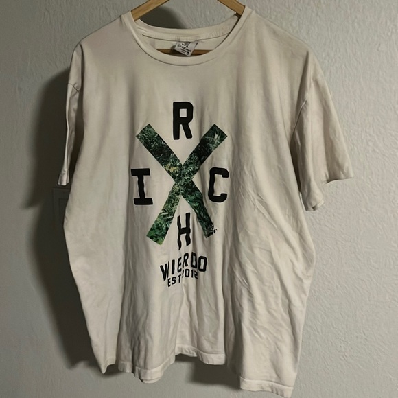 Men’s graphic tees. XL. Cream colored. Lightly worn. - Picture 1 of 4